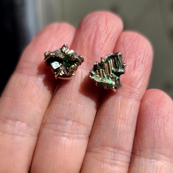 Bismuth NATURAL sterling stud earrings - Picture 6 of 10